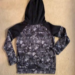 Boys MTA sport 6/7 small digi camo black and gray hoodie